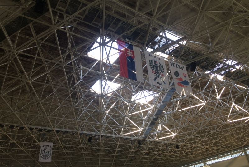 Čistenie a nástrek stropu, Zimný štadión Rimavská Sobota