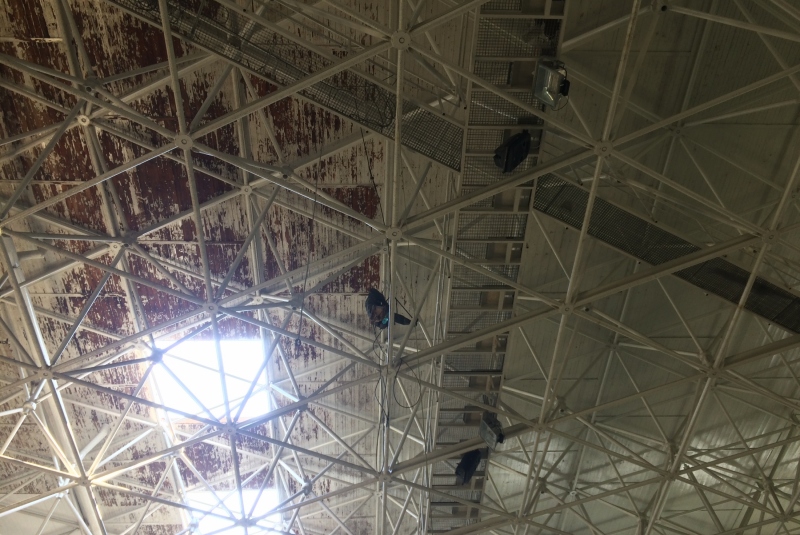 Čistenie a nástrek stropu, Zimný štadión Rimavská Sobota